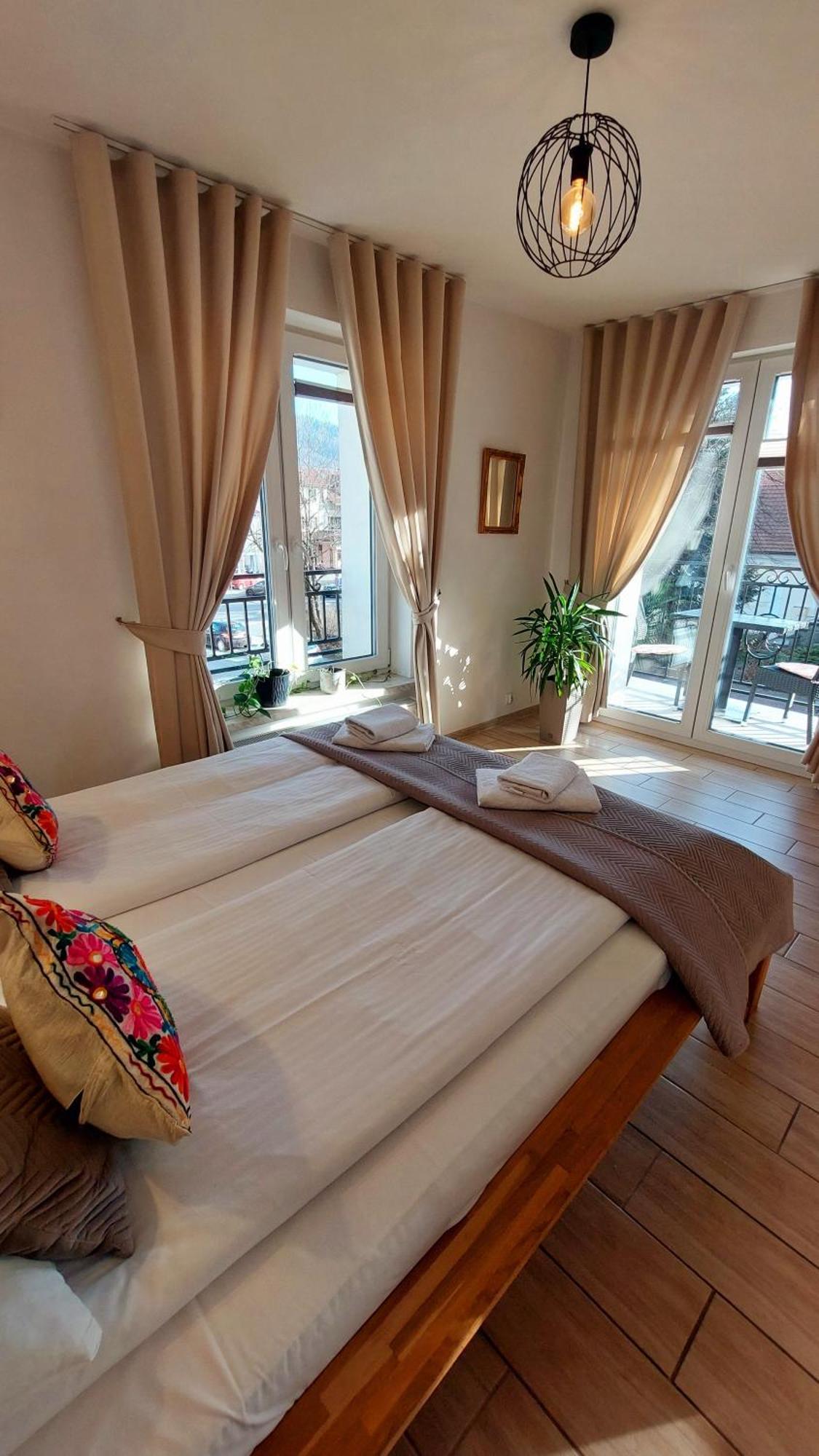 Apartamenty Biala Perla อุสทรอน ภายนอก รูปภาพ